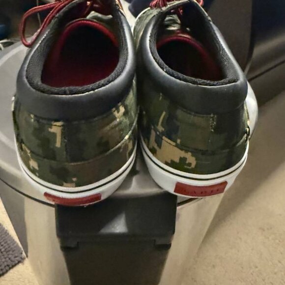 Shoes/ sneakers - Picture 2 of 5